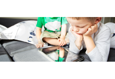 Medienzeit bei Kindern: Tipps statt Perfektionsdruck