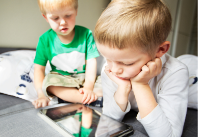 Medienzeit bei Kindern: Tipps statt Perfektionsdruck