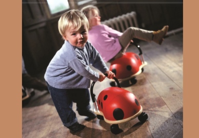 Baby-Rutscher fördern die Motorik & machen Spass